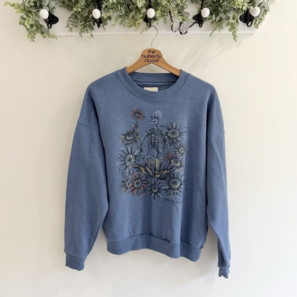 American Eagle Blue Skeleton Halloween Floral Print Sweatshirt Medium mm5904